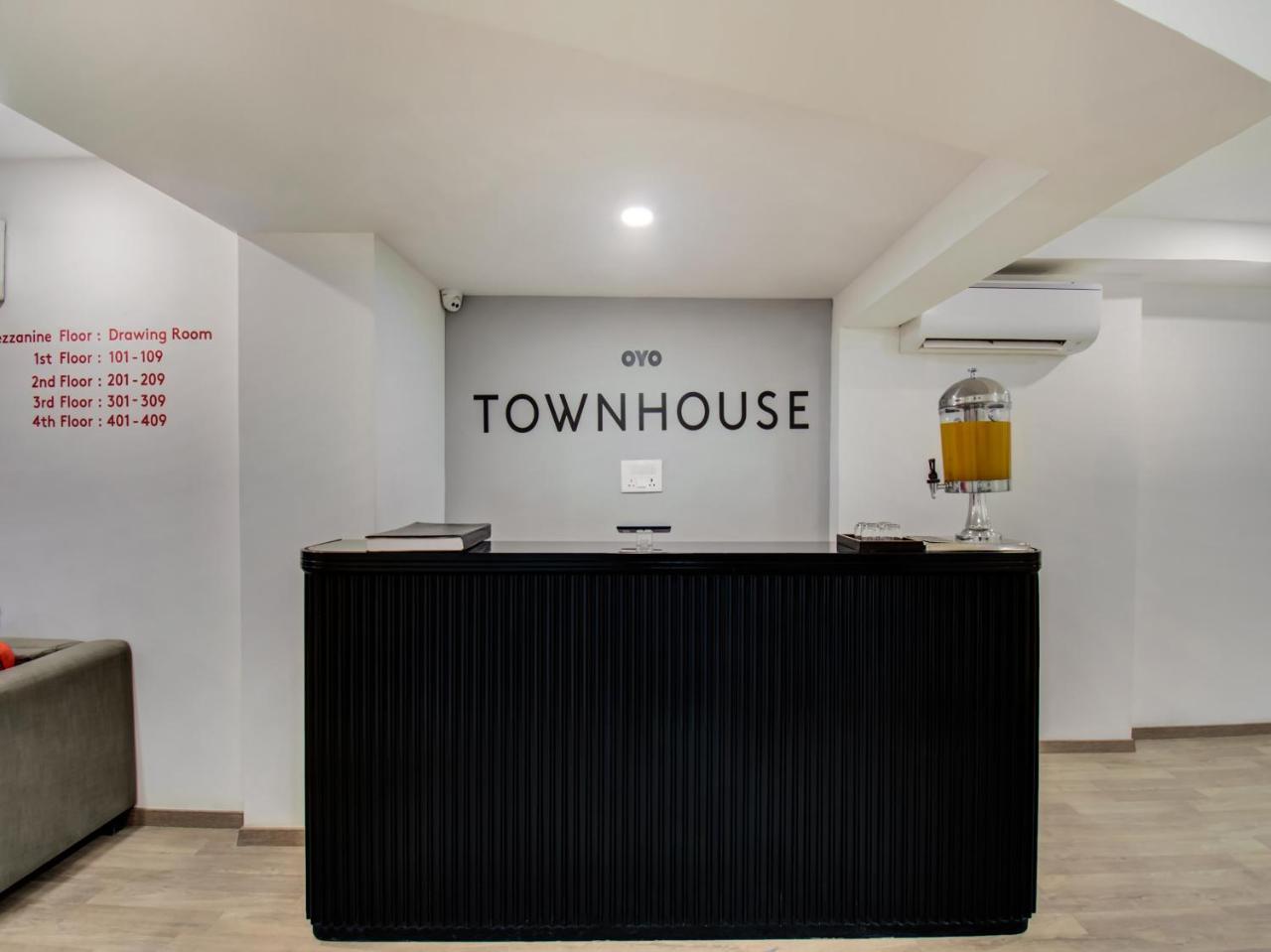 Oyo Townhouse 66 Nagpur Station Ca Road Hotel Exterior foto